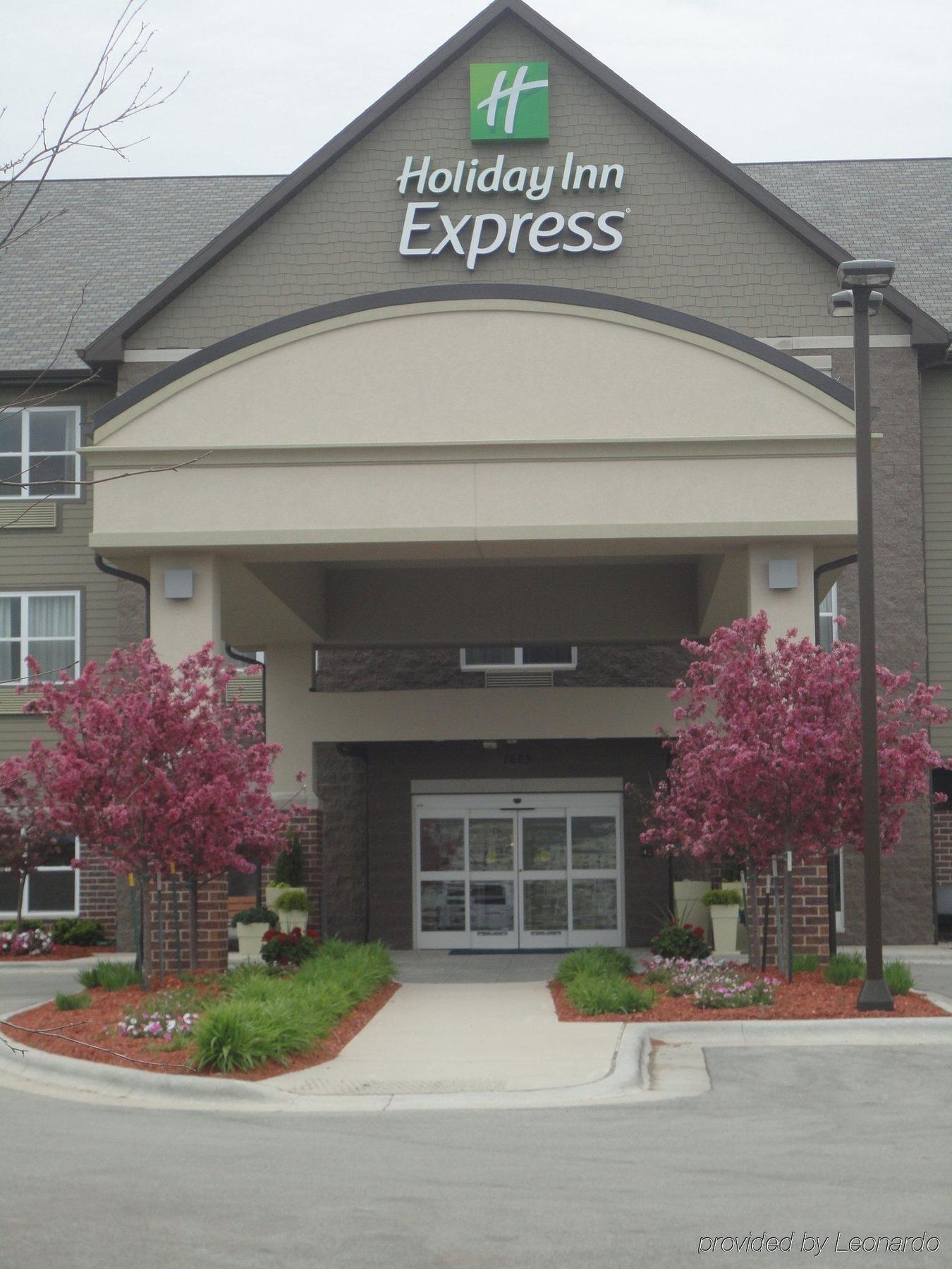 Holiday Inn Express & Suites - Green Bay East, An Ihg Hotel Exterior photo